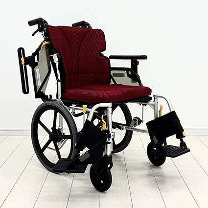 介助用セミモジュール車いす　３Tーアジャスト