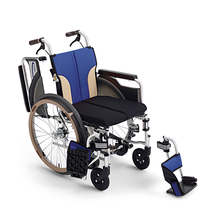 青 メッシュ 自走用車椅子 フットレスト付き 自走用車椅子KA820－40（38・42）B－LO（低床