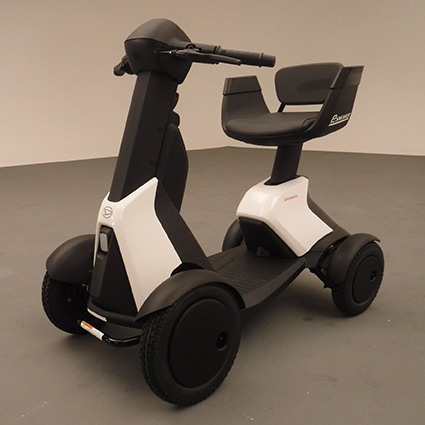 e−SNEAKER（介護保険対応モデル、ホワイト）